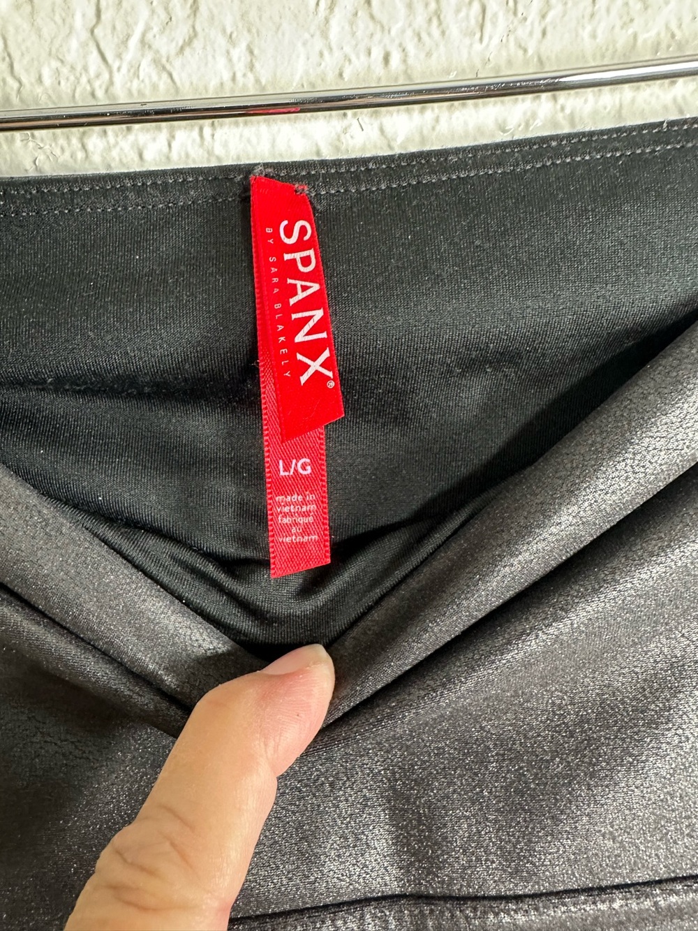 Spanx Faux Leather Leggings Size L - Picture 6 of 11